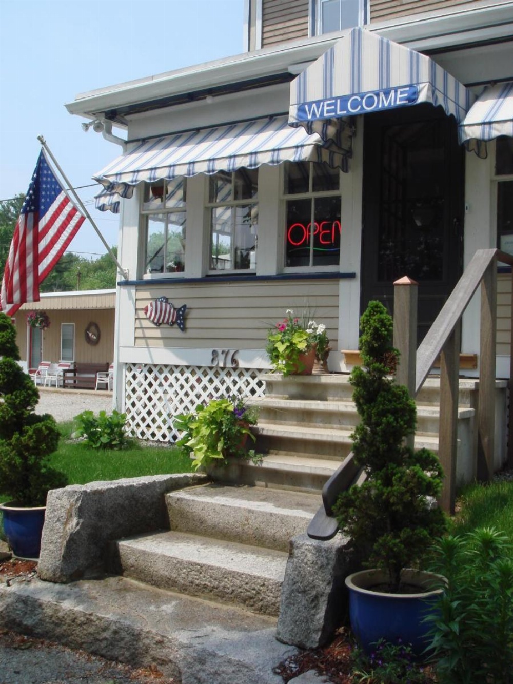 Coast Village Inn and Cottages Image 12