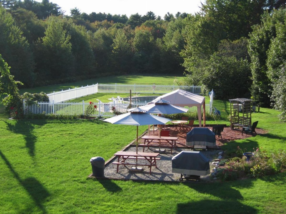 Coast Village Inn and Cottages Image 17