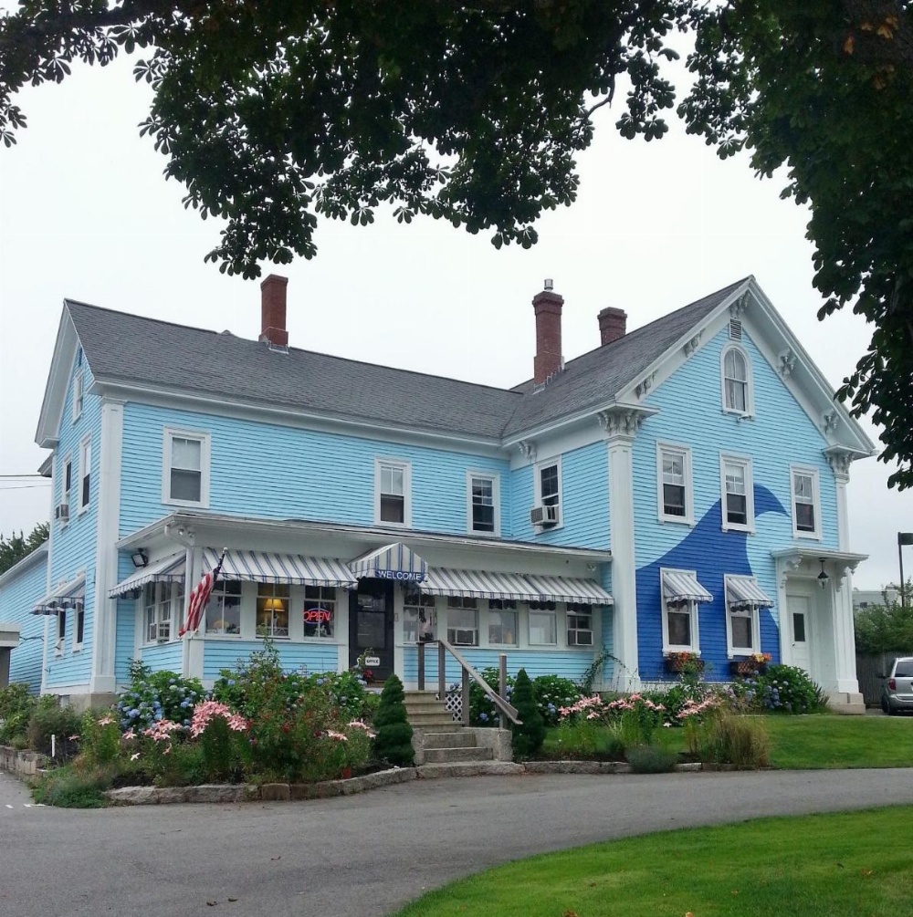 Coast Village Inn and Cottages Image 25