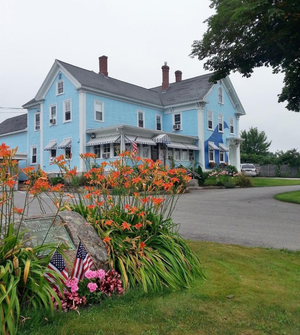 Coast Village Inn and Cottages Image 26